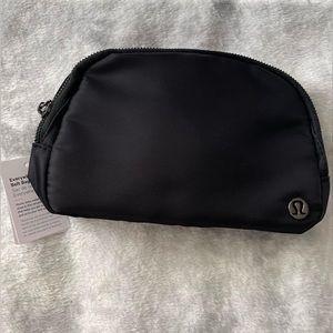 Lululemon Everywhere Belt Bag